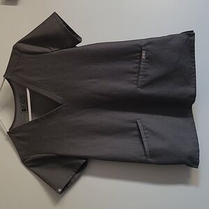 Graphite Gray Figs Women's 3 Pocket Scrub Top XS
